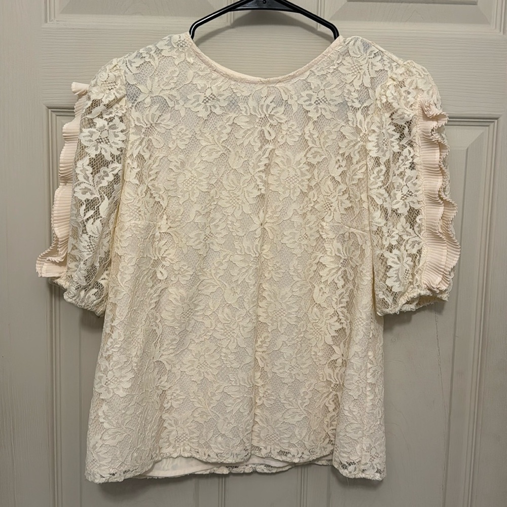 Women’s Express Lace Short Sleeve Blouse cream Small